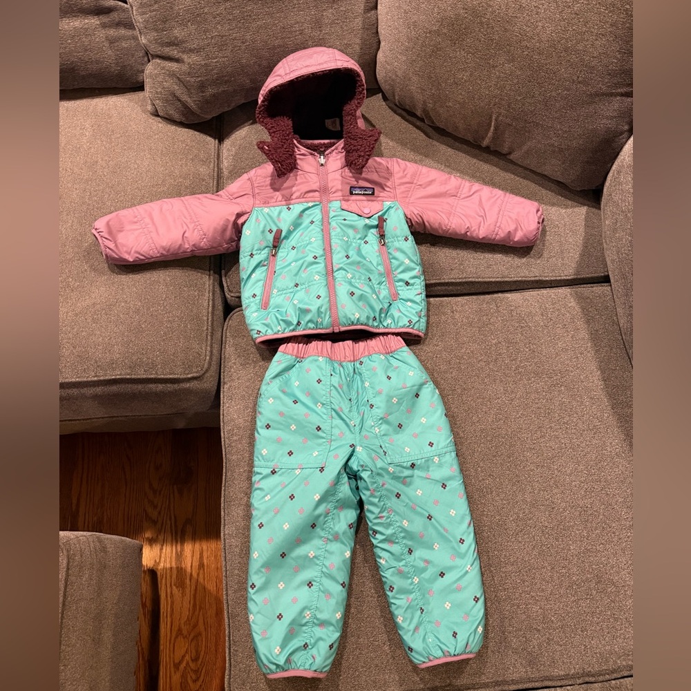 Patagonia Toddler Reversible Tribbles set 2T excellent condition